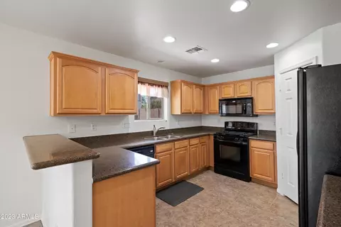 5862 S Simple Way, Gilbert, AZ 85298 photo 13