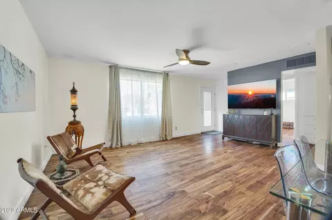 915 E Montebello Ave, Phoenix, AZ 85014 photo 8