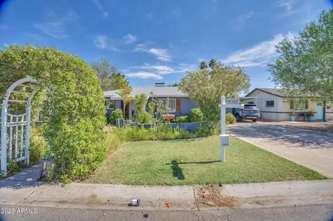915 E Montebello Ave, Phoenix, AZ 85014 photo 4