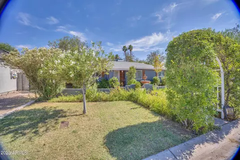 915 E Montebello Ave, Phoenix, AZ 85014 photo 3
