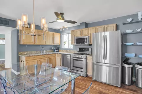 915 E Montebello Ave, Phoenix, AZ 85014 photo 17