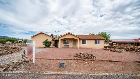 19280 E Cactus Way, Black Canyon City, AZ 85324