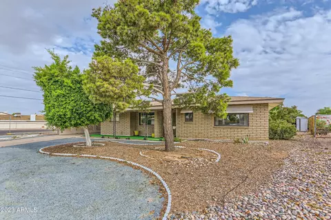 5202 E Decatur St E, Mesa, AZ 85205