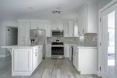 2415 E Del Rio Dr, Tempe, AZ 85282