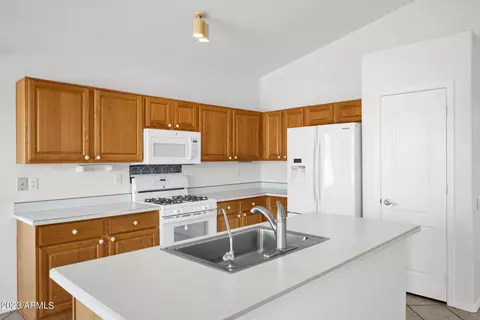 3898 E Vaughn Ave, Gilbert, AZ 85234 photo 5