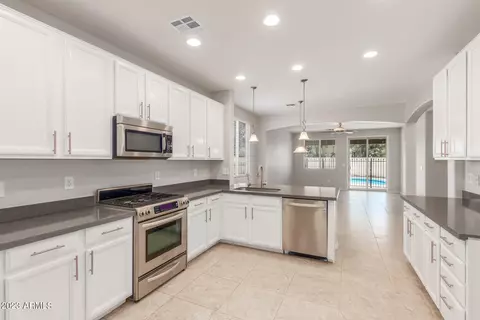 42366 W Chimayo Dr, Maricopa, AZ 85138