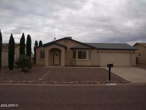 108 Tomahawk Dr, Huachuca City, AZ 85616