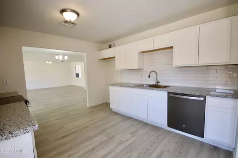 6541 N 41st Ave, Phoenix, AZ 85019 photo 15