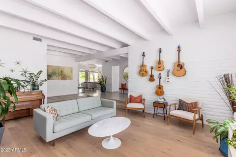 Living - 4615 E Palomino Rd, Phoenix, AZ 85018 photo 7 of 11