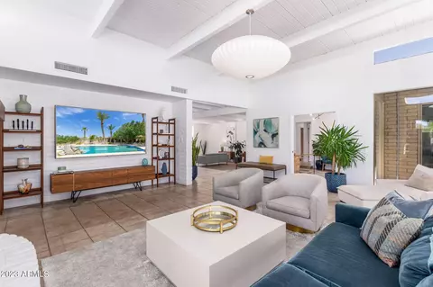 Living - 4615 E Palomino Rd, Phoenix, AZ 85018 photo 2 of 11