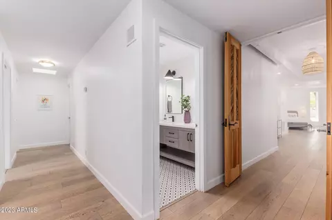 Entry Way - 4615 E Palomino Rd, Phoenix, AZ 85018 photo 1 of 2