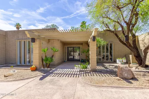 Exterior - 4615 E Palomino Rd, Phoenix, AZ 85018 photo 2 of 22
