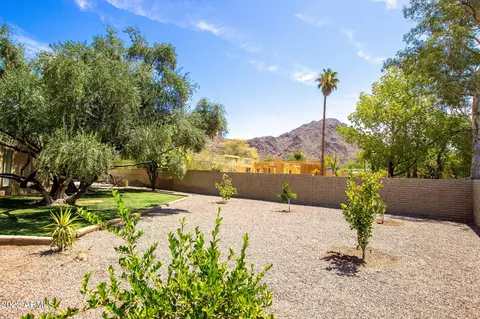 Exterior - 4615 E Palomino Rd, Phoenix, AZ 85018 photo 17 of 22