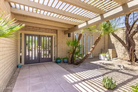 Exterior - 4615 E Palomino Rd, Phoenix, AZ 85018 photo 3 of 22