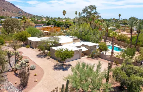View/Area - 4615 E Palomino Rd, Phoenix, AZ 85018 photo 3 of 15