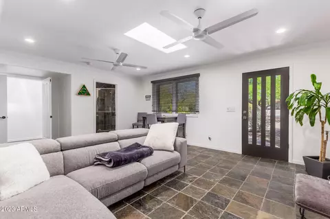Living - 4615 E Palomino Rd, Phoenix, AZ 85018 photo 11 of 11