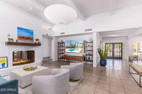 Living - 4615 E Palomino Rd, Phoenix, AZ 85018 photo 3 of 11