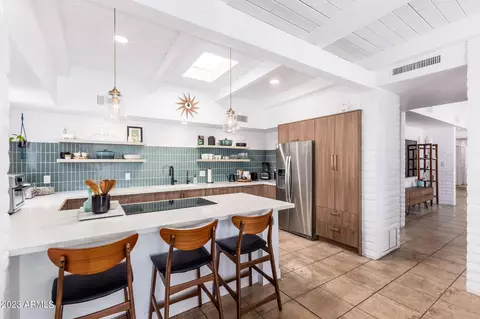 Kitchen - 4615 E Palomino Rd, Phoenix, AZ 85018 photo 1 of 4