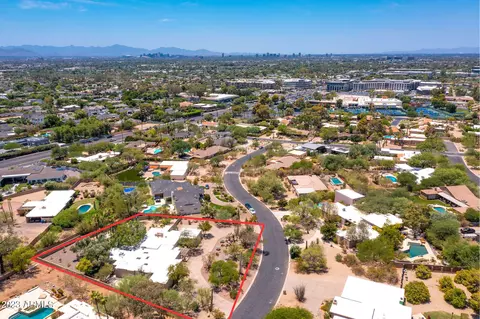 View/Area - 4615 E Palomino Rd, Phoenix, AZ 85018 photo 10 of 15