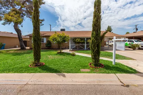 4027 W Keim Dr, Phoenix, AZ 85019 photo 2