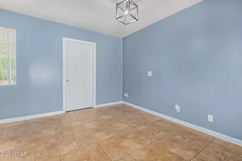 4027 W Keim Dr, Phoenix, AZ 85019 photo 6