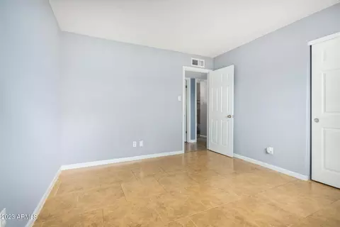 4027 W Keim Dr, Phoenix, AZ 85019 photo 17
