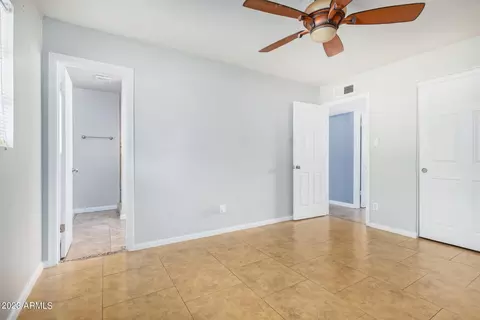 4027 W Keim Dr, Phoenix, AZ 85019 photo 10