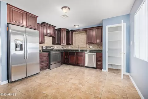 4027 W Keim Dr, Phoenix, AZ 85019 photo 7