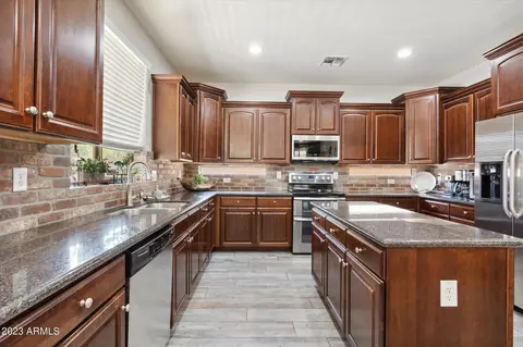 2763 S Penrose Dr, Gilbert, AZ 85295 photo 5
