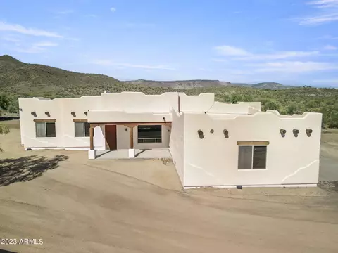 49903 N 21st Dr, New River, AZ 85087
