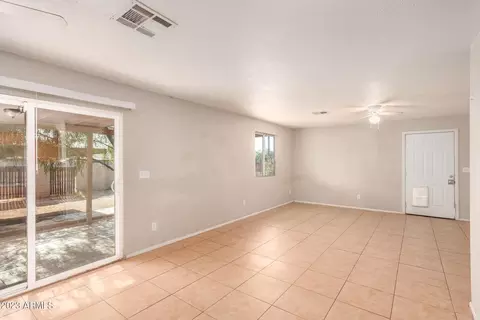 5812 S 46th Pl, Phoenix, AZ 85040 photo 4