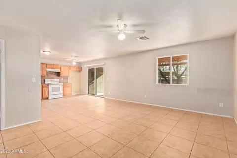5812 S 46th Pl, Phoenix, AZ 85040 photo 2