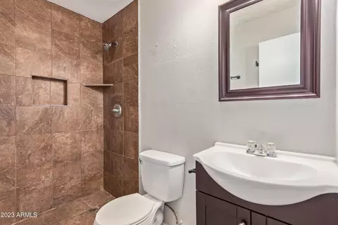 5812 S 46th Pl, Phoenix, AZ 85040 photo 8