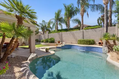 8092 E Michelle Dr, Scottsdale, AZ 85255