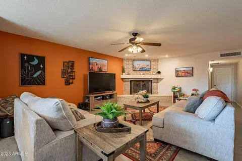 1835 E Concorda Dr, Tempe, AZ 85282 photo 2