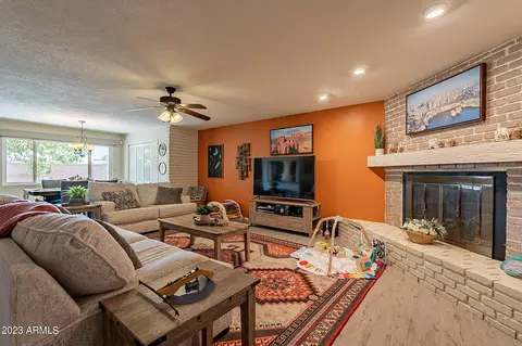 1835 E Concorda Dr, Tempe, AZ 85282 photo 3