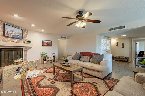 1835 E Concorda Dr, Tempe, AZ 85282 photo 5