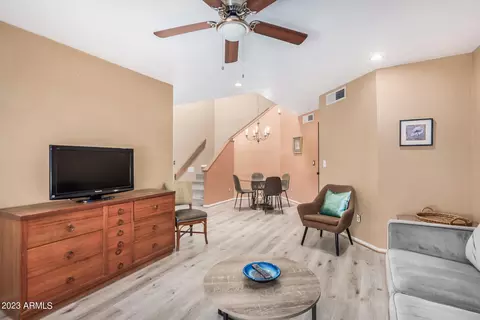 9806 N 6th St, Phoenix, AZ 85020