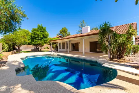 2310 E Huron Ct, Gilbert, AZ 85234