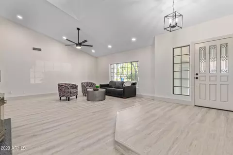 2310 E Huron Ct, Gilbert, AZ 85234 photo 2