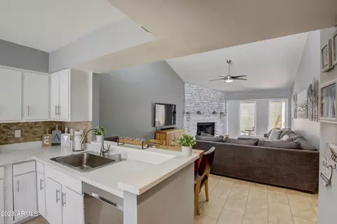 826 E Orange Dr, Phoenix, AZ 85014 photo 9