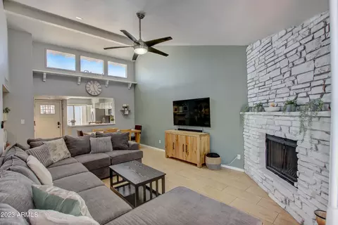 826 E Orange Dr, Phoenix, AZ 85014