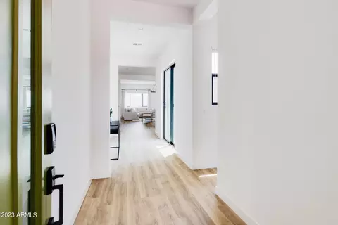 813 E Monte Way, Phoenix, AZ 85042 photo 3