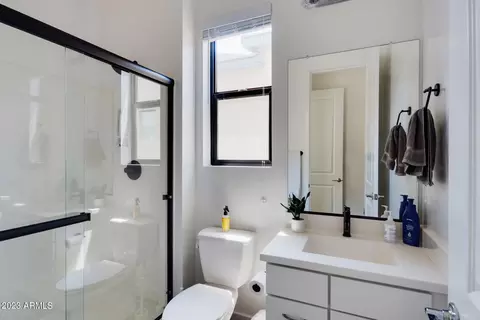 813 E Monte Way, Phoenix, AZ 85042 photo 38