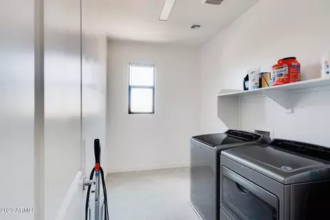 813 E Monte Way, Phoenix, AZ 85042 photo 39
