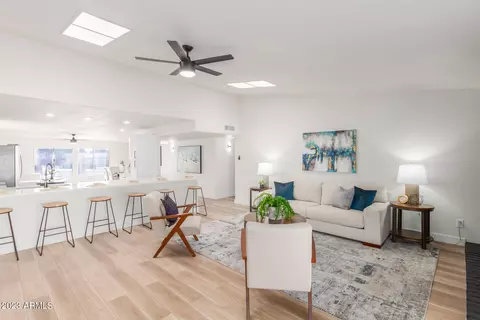 4812 E Navajo Cir, Phoenix, AZ 85044 photo 3