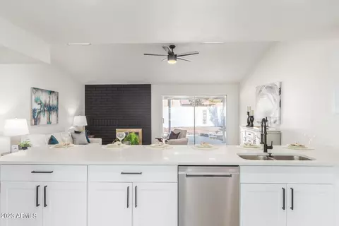 4812 E Navajo Cir, Phoenix, AZ 85044 photo 22