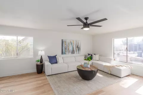 4812 E Navajo Cir, Phoenix, AZ 85044 photo 9