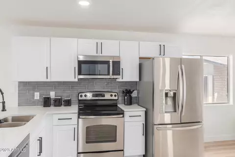 4812 E Navajo Cir, Phoenix, AZ 85044 photo 21