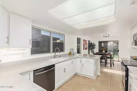 1339 E Helena Dr, Phoenix, AZ 85022 photo 8